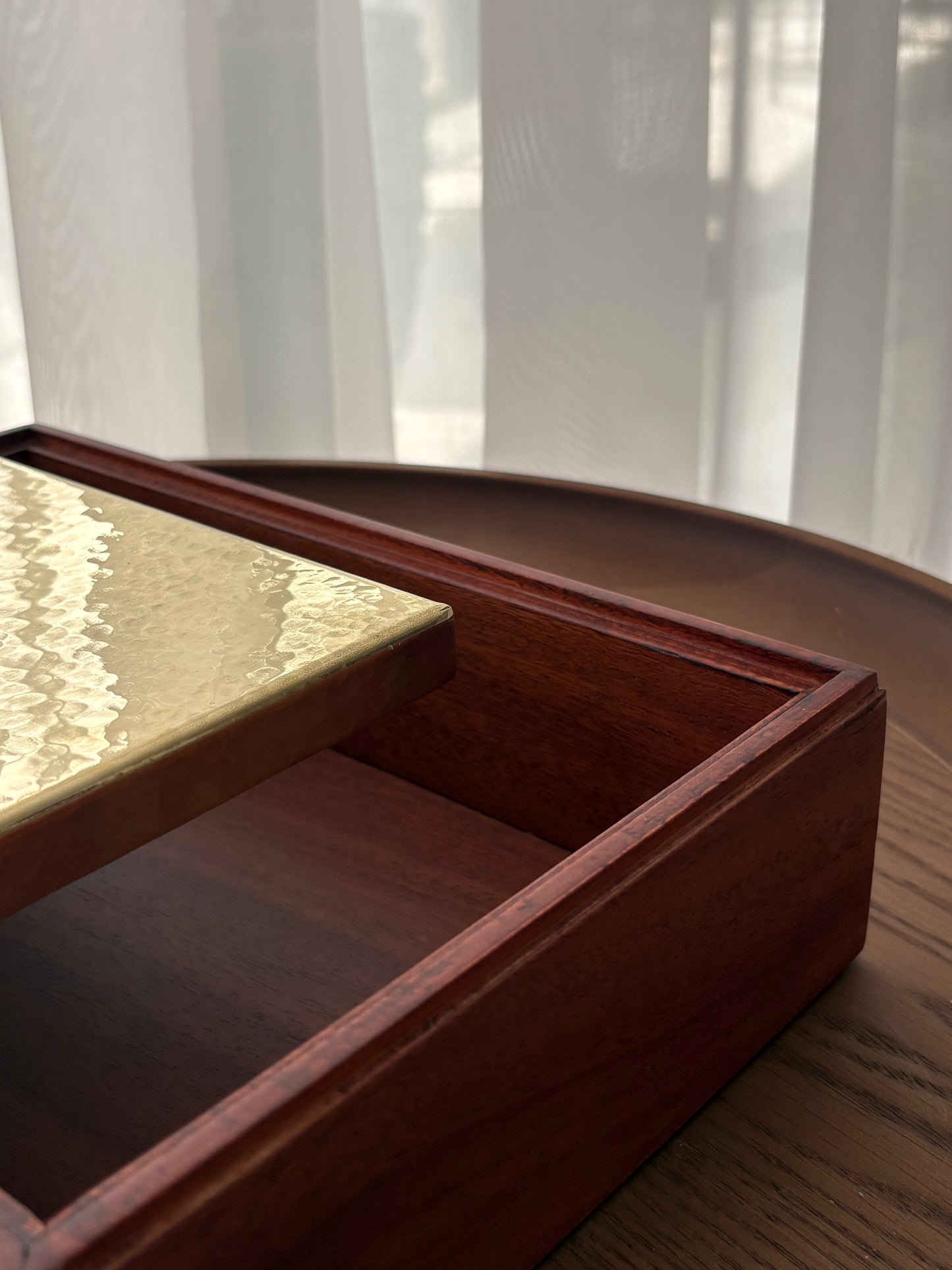 Thurraya Box - Large